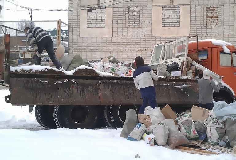 Вывоз мусора с грузчиками газель из Матвейково в Ступино